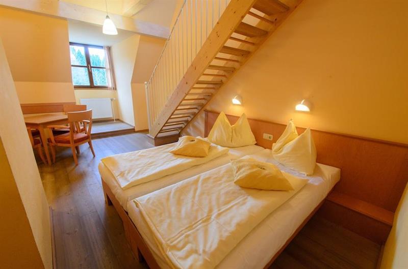 Jufa Schloss Roethelstein 3*